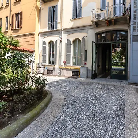Dream Centro Porta Romana Apartment *
